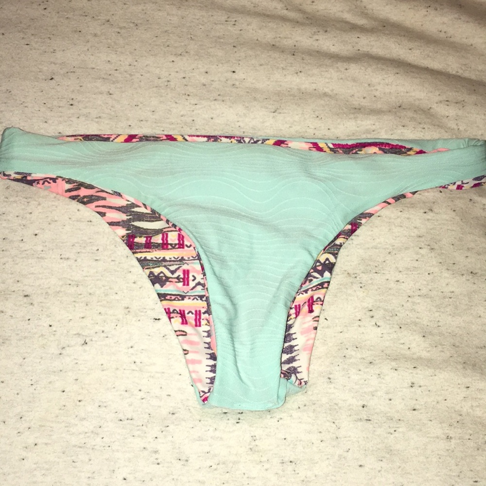 Reversible Roxy Bottoms - Picture 3 of 4